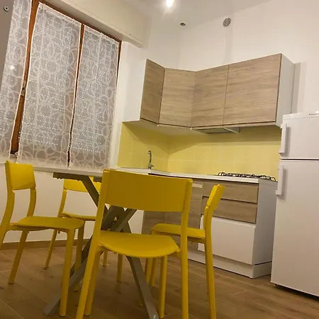 Casa Rossella Fronte Mare A דירה *