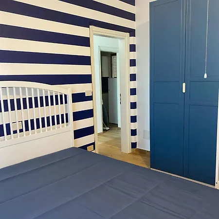 Casa Rossella Fronte Mare A דירה *