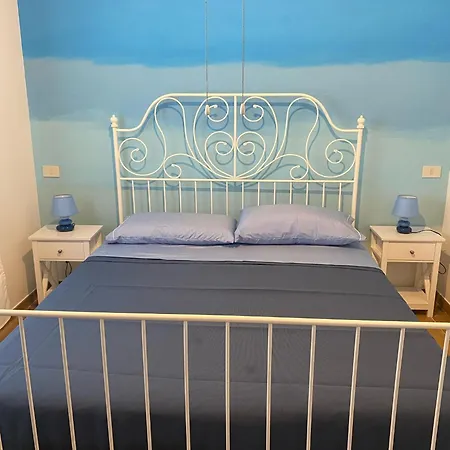 Casa Rossella Fronte Mare A דירה *