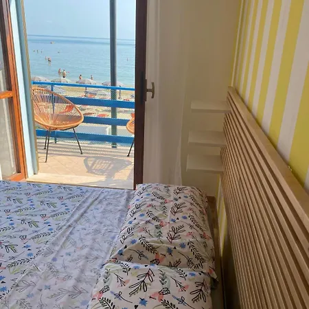 Casa Rossella Fronte Mare A דירה מארוטה