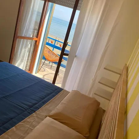 Casa Rossella Fronte Mare A