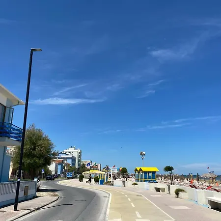 Casa Rossella Fronte Mare A דירה