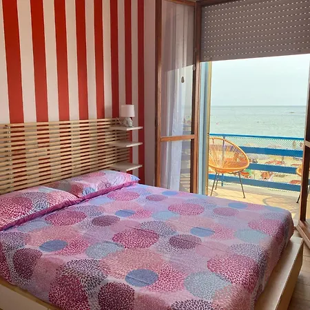 Casa Rossella Fronte Mare A * Marotta