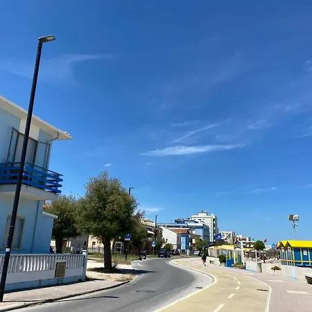 Casa Rossella Fronte Mare A Apartment Marotta